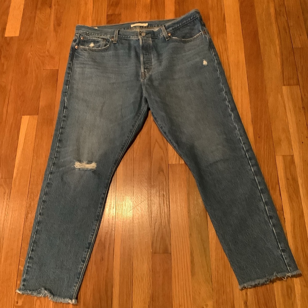 Levi’s Wedgie Icon Blue Jeans, Size 34